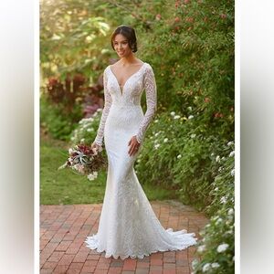 Ivory Lace Long Sleeve Wedding Dress
